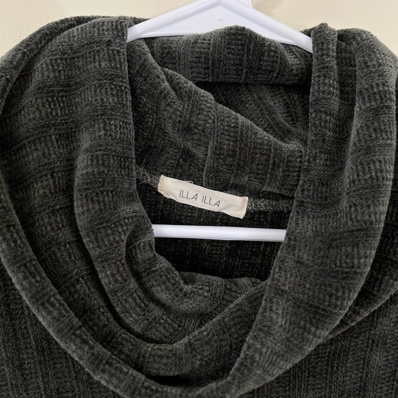 ILLA ILLA Green Cozy Chunky Cowl Neck Bishop Sleeve Oversized Sweater - Picture 5 of 7